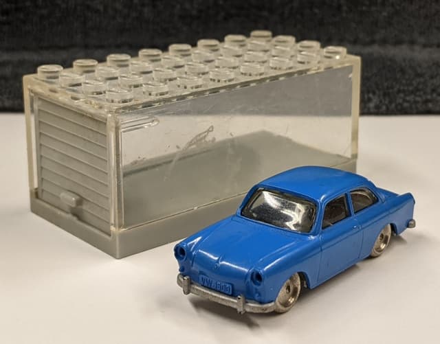 1:87 VW 1500 Limousine with Garage
